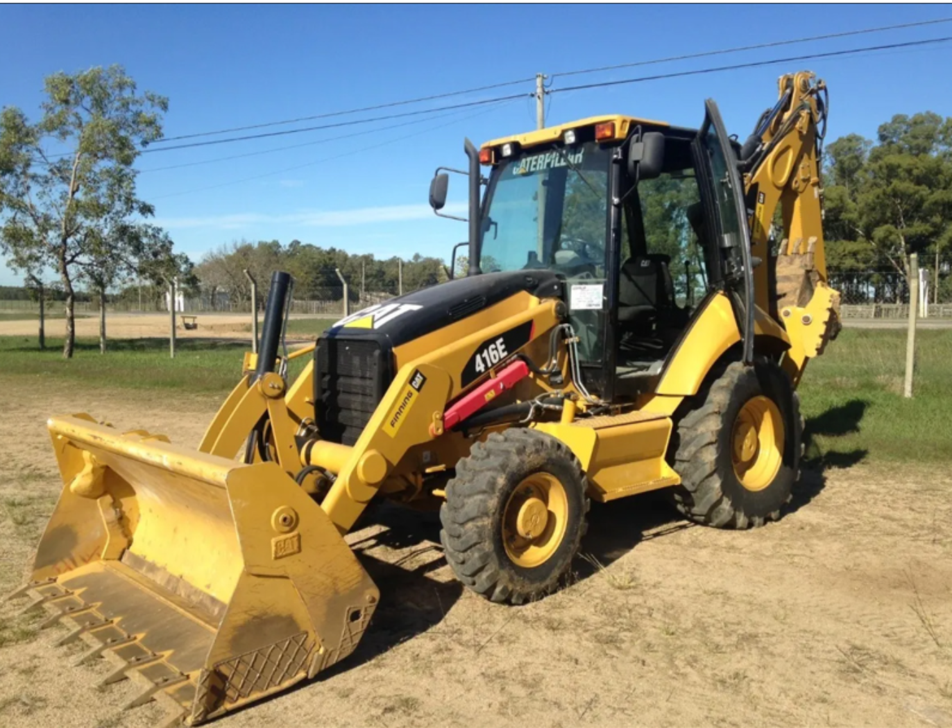 Retroexcavadora en arriendo